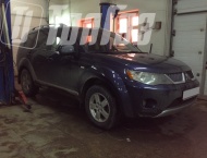 ��� �� Mitsubishi Outlander  - 
