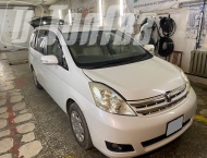 ��� �� Toyota Isis - 